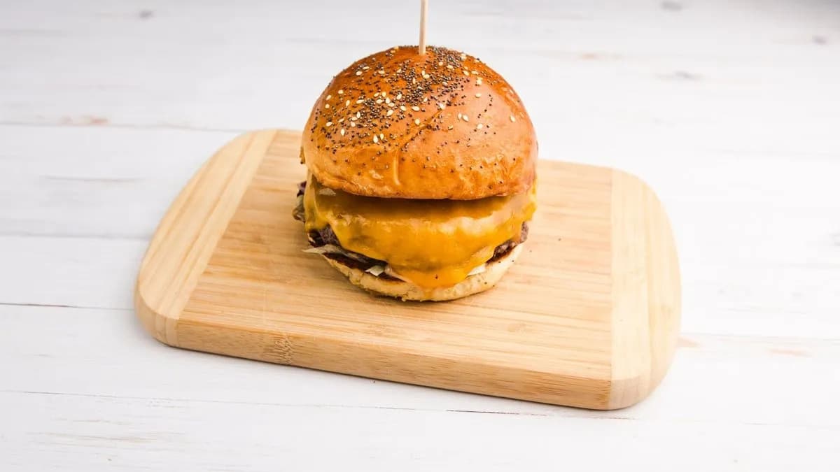 CHEESEBURGER