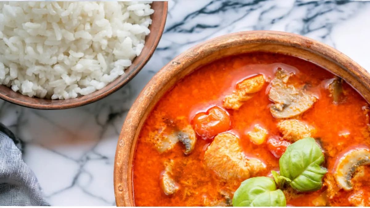 Csirkés curry rizzsel