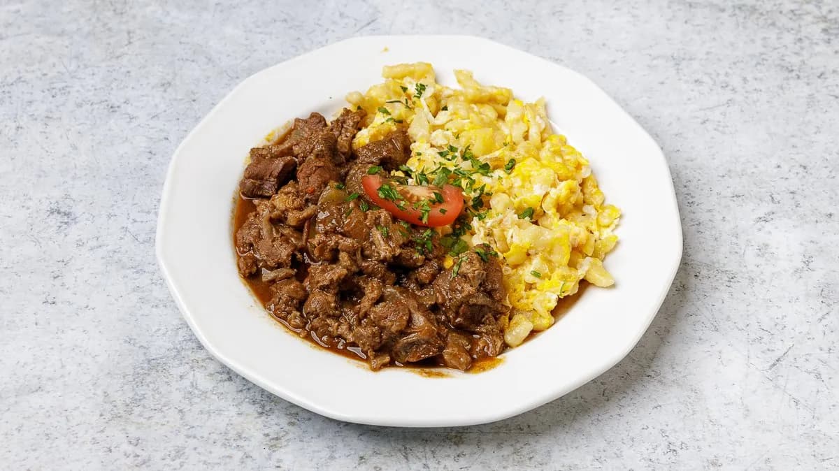 13. Vörösboros Marhapörkölt tojásos nokedlivel