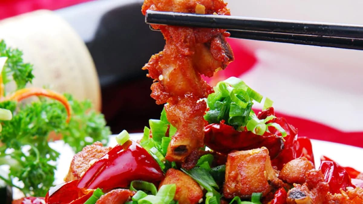 Csirkeszárny chili mártással