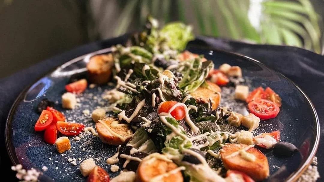 Pompás Caesar Saláta