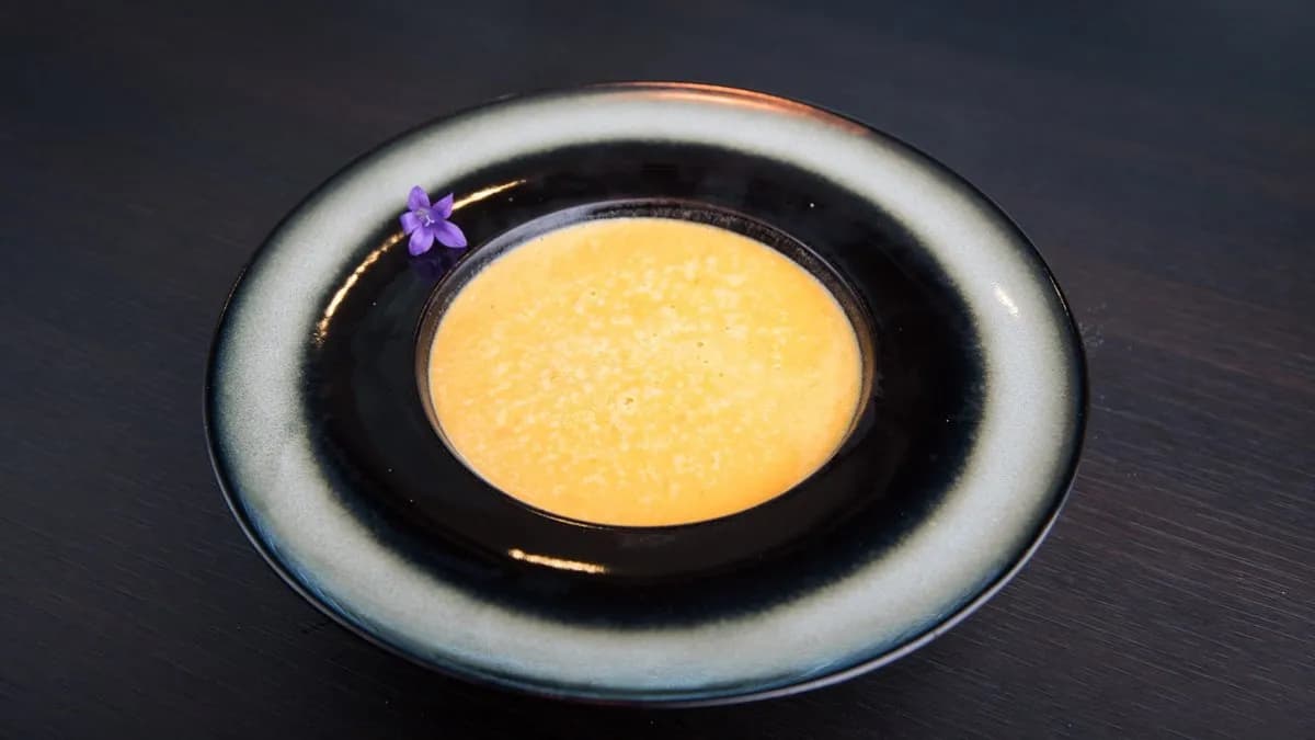 Chilis, lime - os édesburgonya - krémleves gyömbéres garnélával