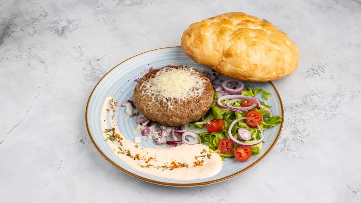 Töltött Pljeskavica