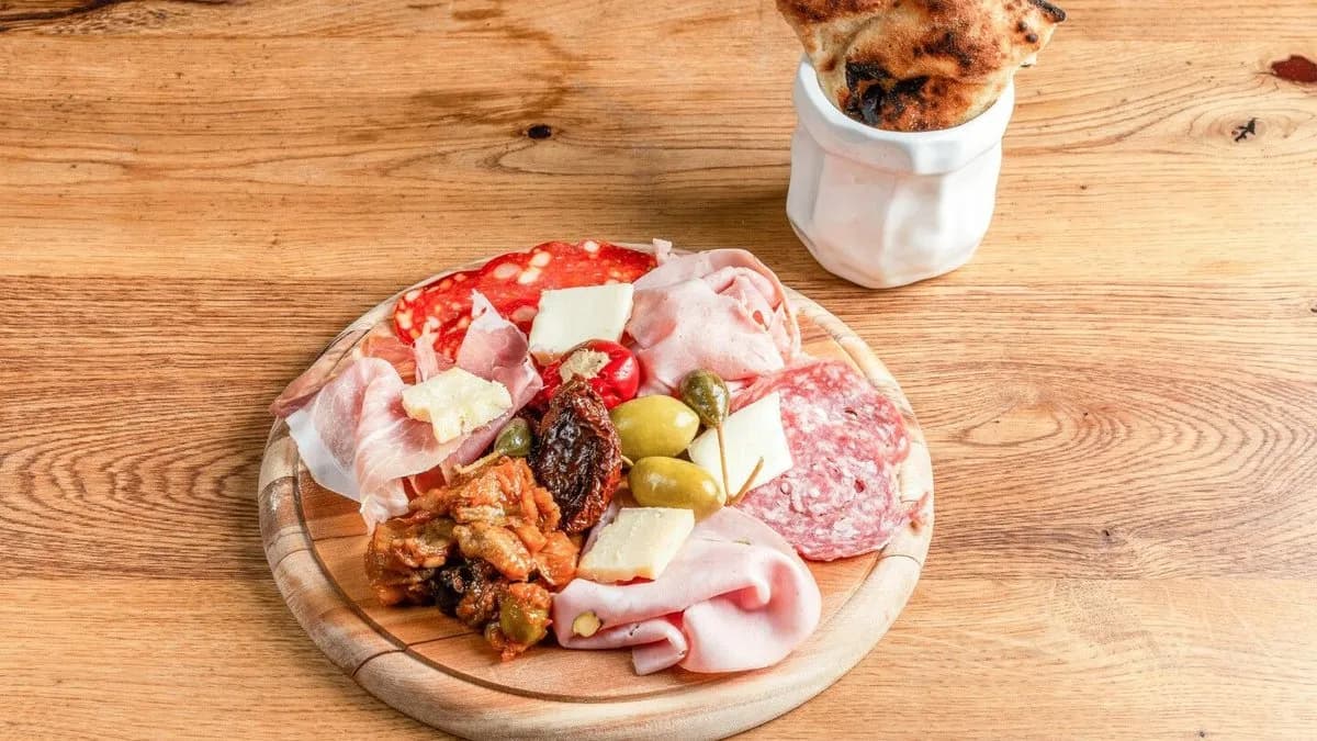 OLASZ FELVÁGOTT ÉS SAJT ÍZELÍTŐ