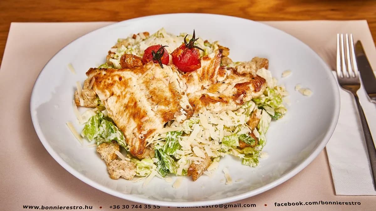 Cézár saláta csirkével