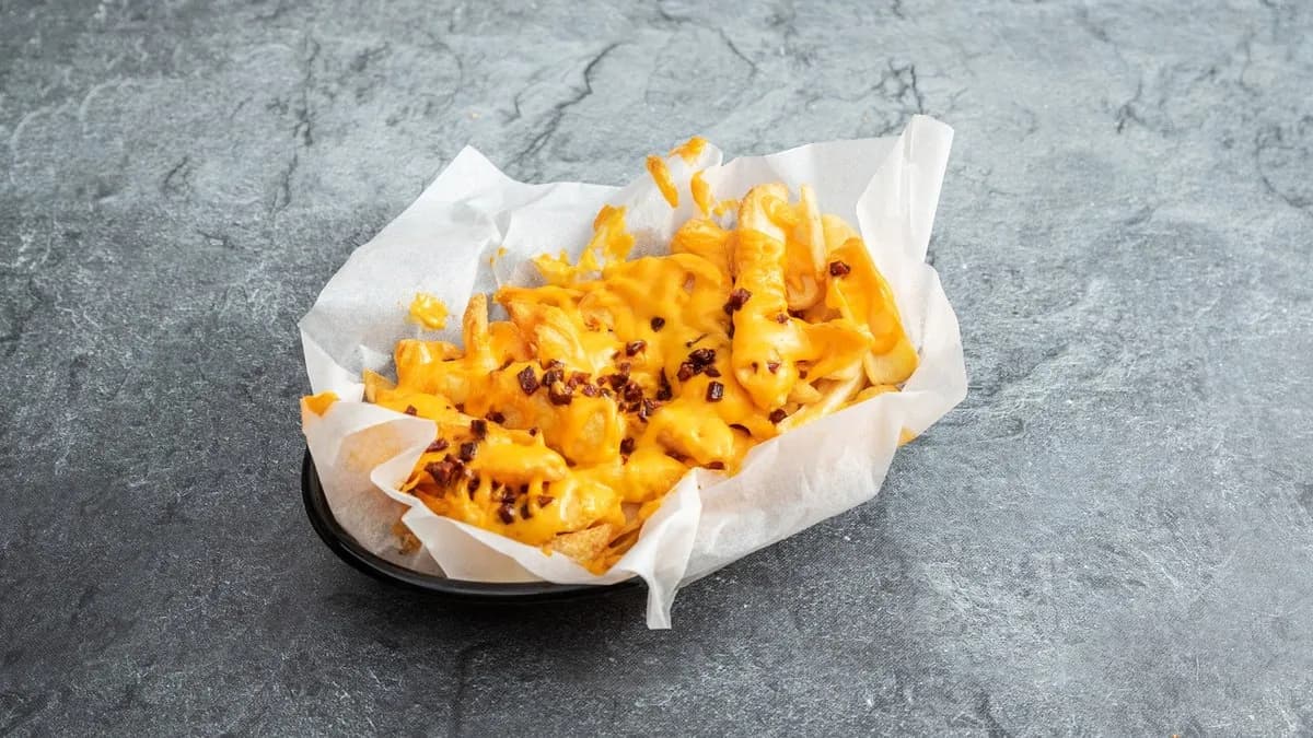 Cheddaros-Kolbászmorzsás csónakburgonya