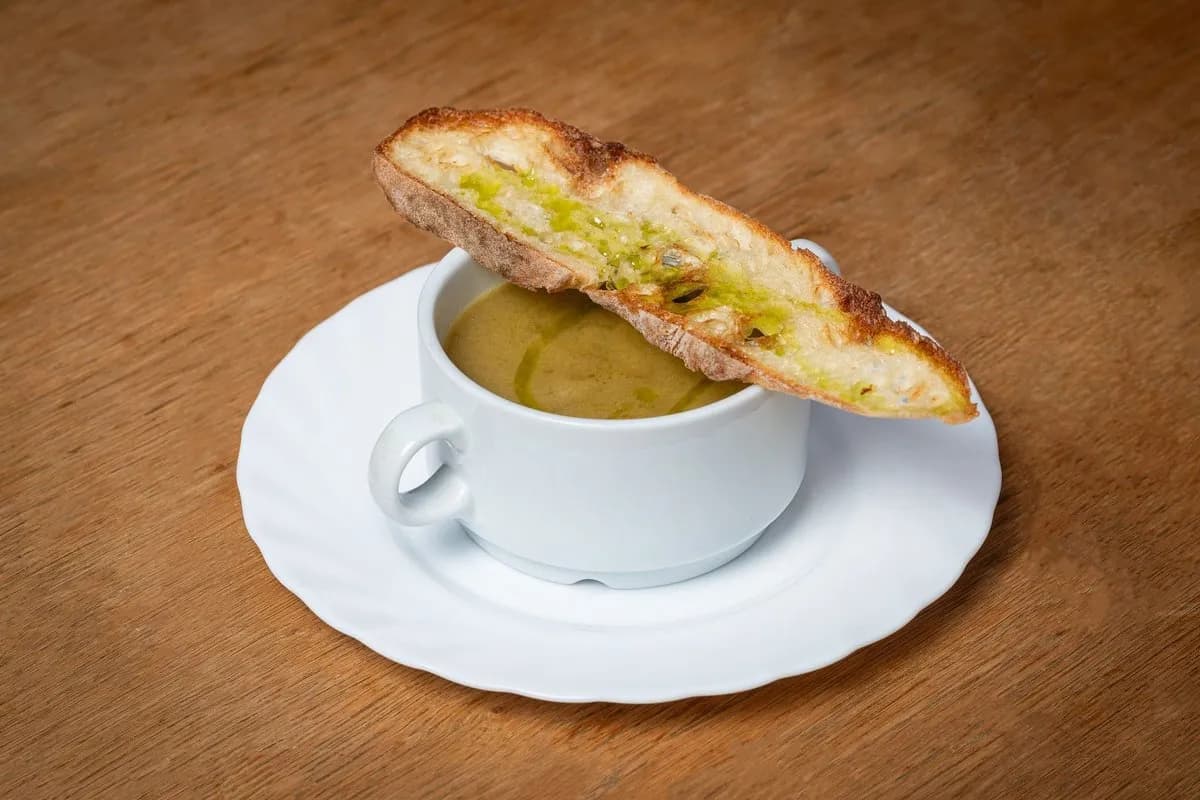 Háromhagyma-krémleves