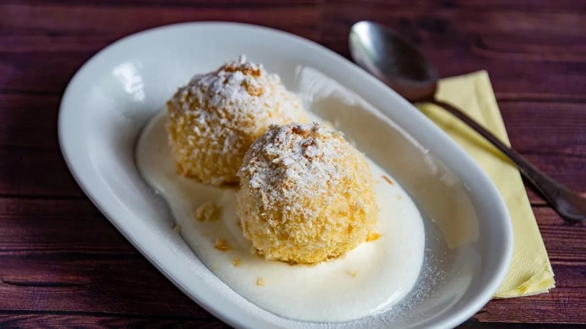 Túrógombóc tejföllel