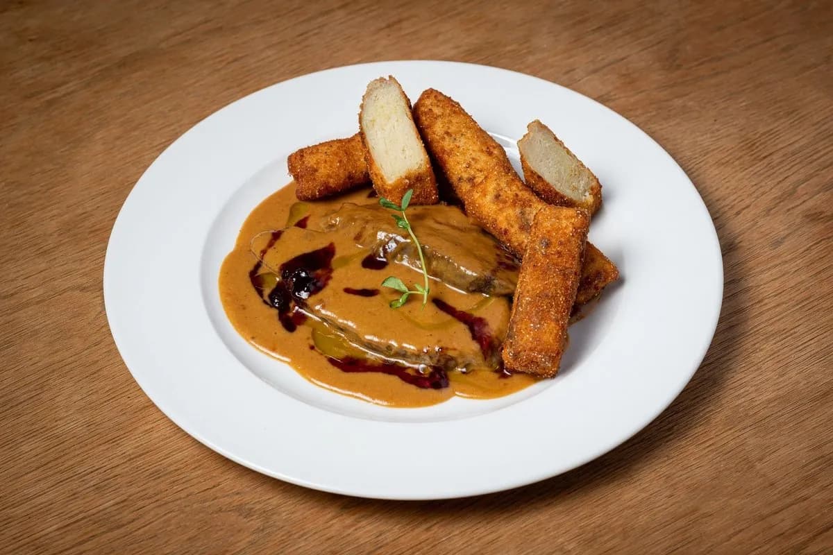 Főtt marha (fehérpecsenye) barnamártással