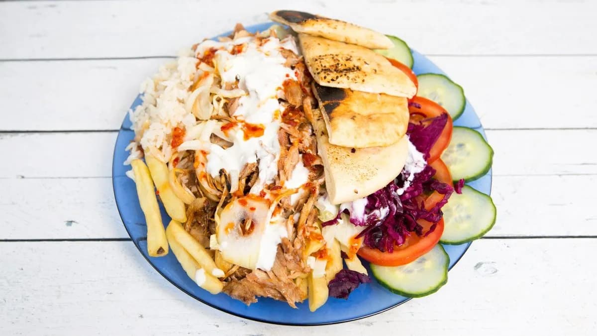 Nagy gyros tál csirkehúsból