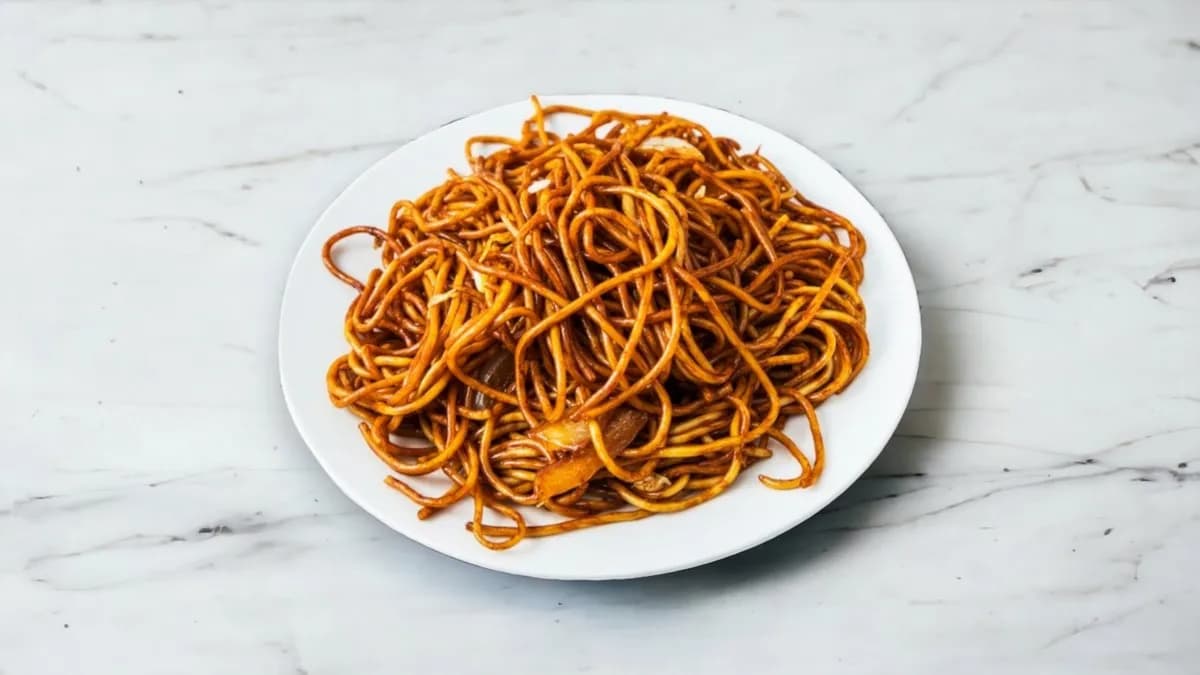 Pirított tészta zöldségekkel