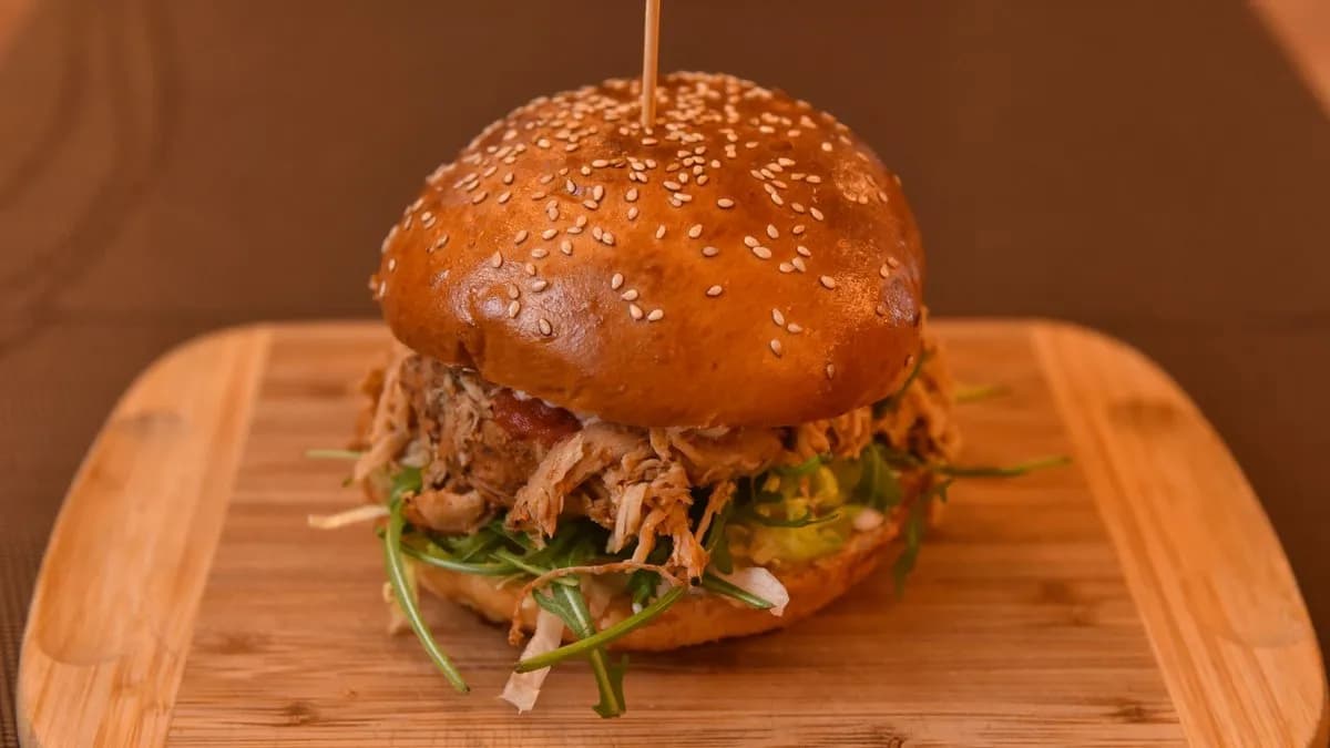 Tépett Csirkés Hambi