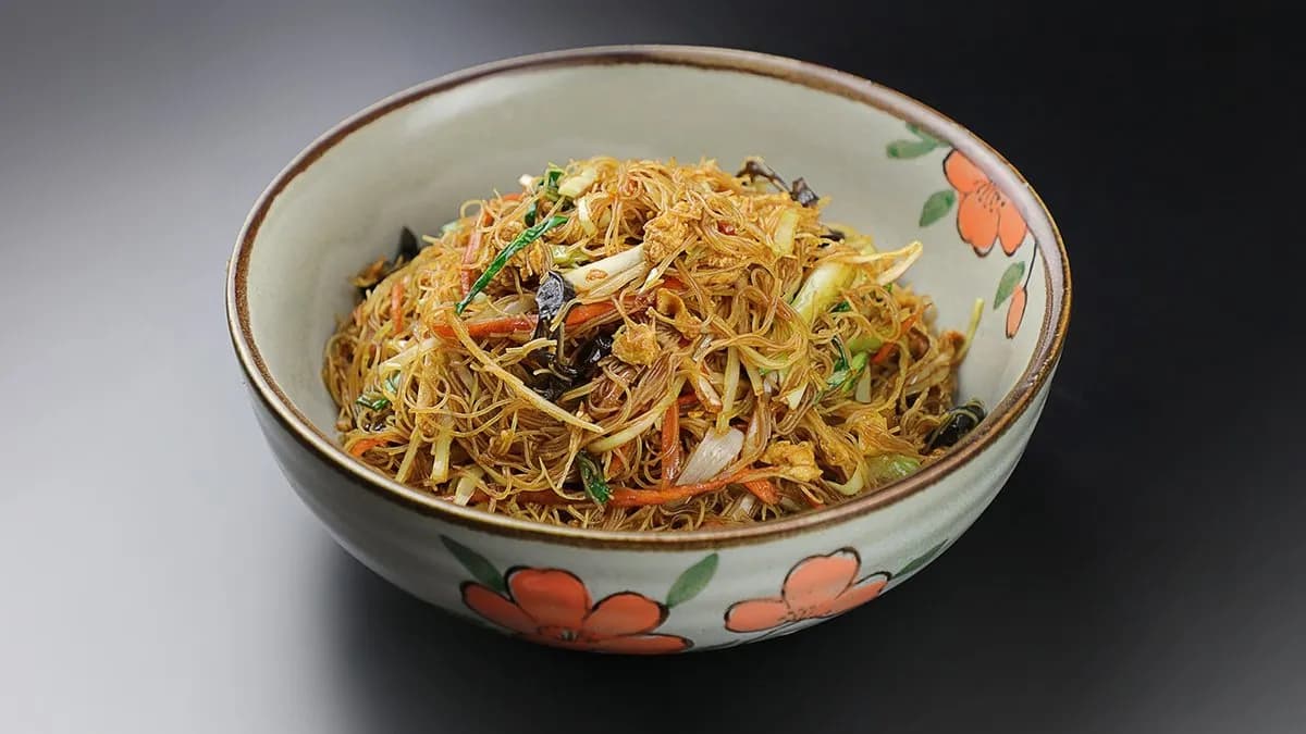 59.d Tojásos Pirított Rizstészta / Királyrákos