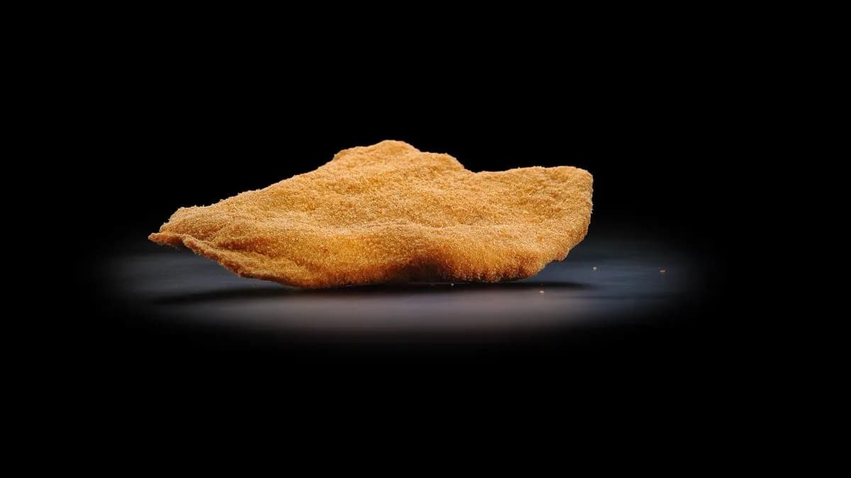 Sajttal, baconnel töltött csirkemell rántva