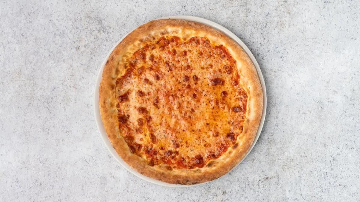 2. Mester Elvtárs Margherita