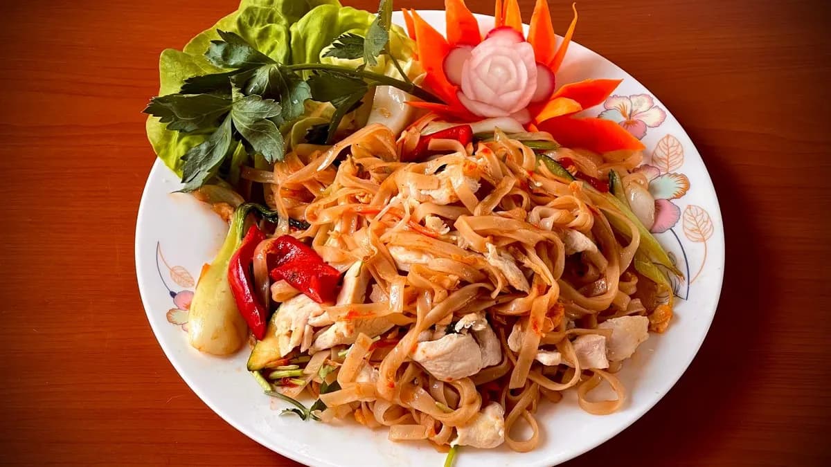 31.beef Pad Thai