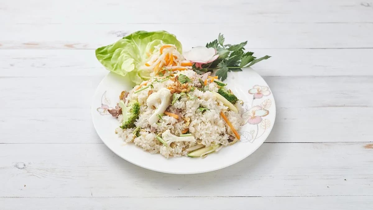 53. Mixed fried rice / Vegyes pirított rizs(tofu,beef,shrimp,chicken)