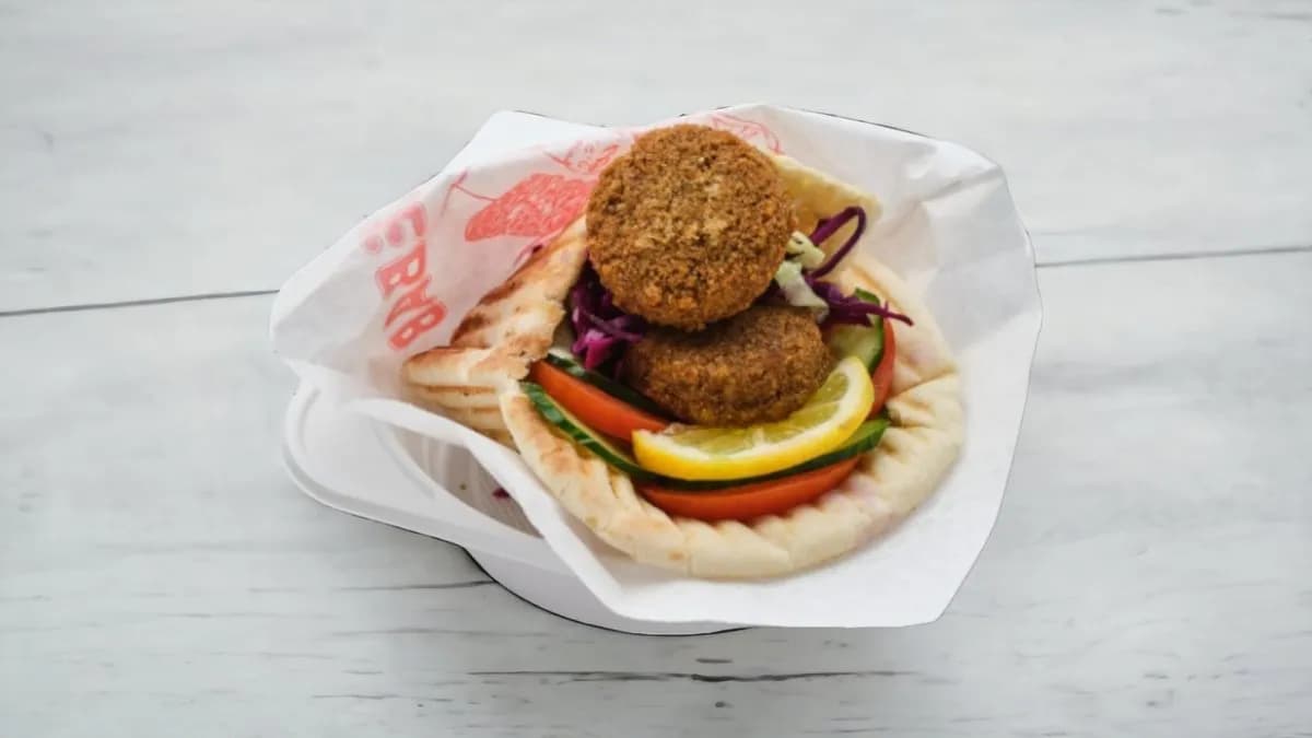 Falafel pitában