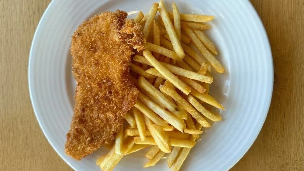 Gyerek rántott csirkemell, sült burgonya