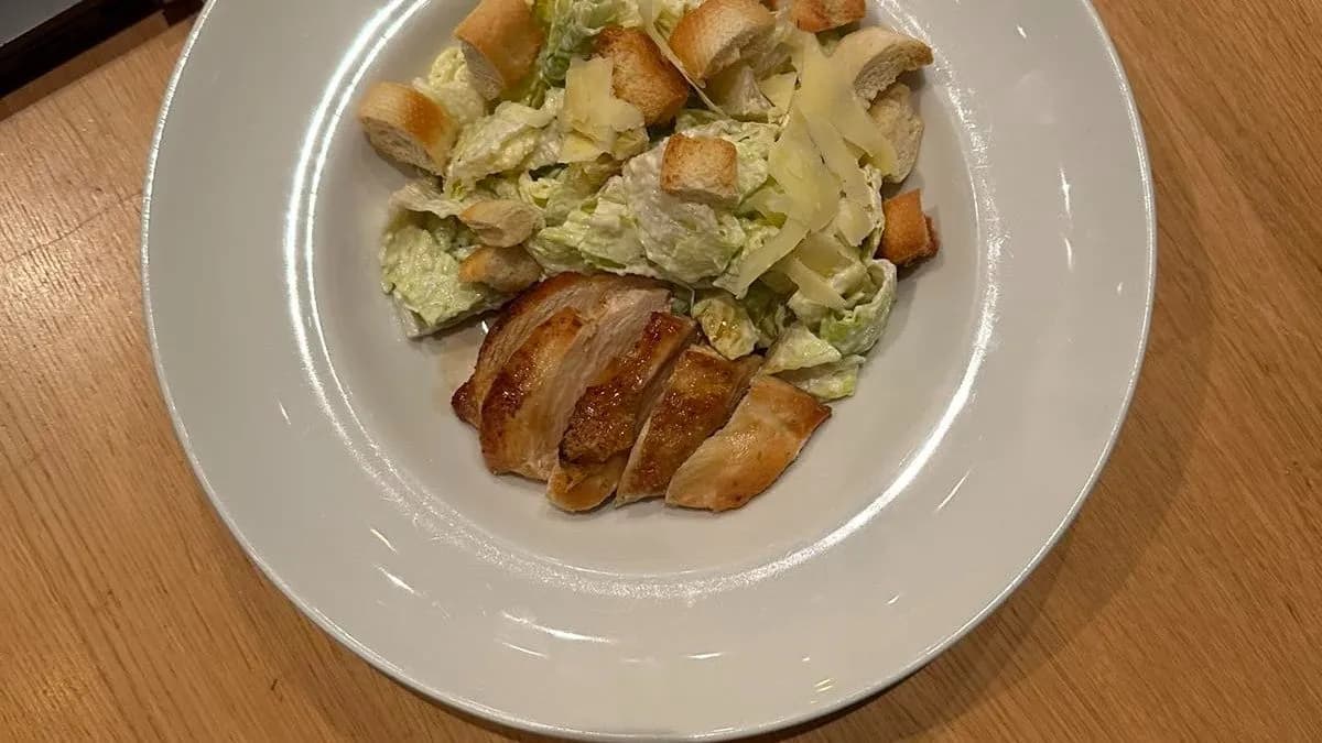 Cézár saláta csirkével