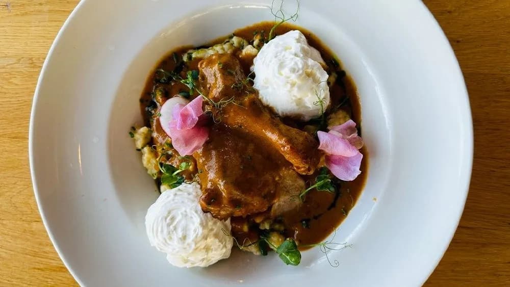 Csirkepaprikás, vajasgaluska