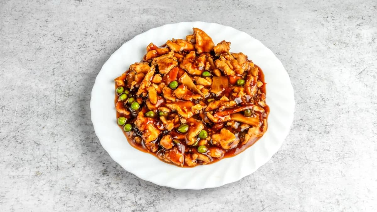 43. Csirkehús bambusszal. gombával (750ml)