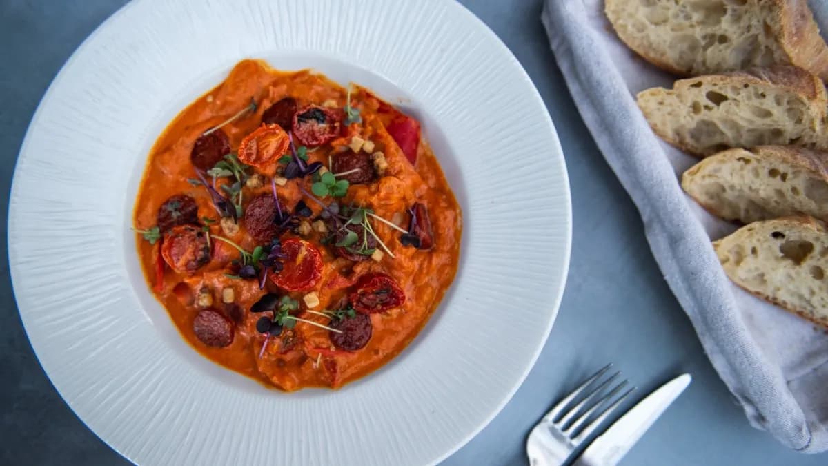 Lecsó, kovászos kenyér