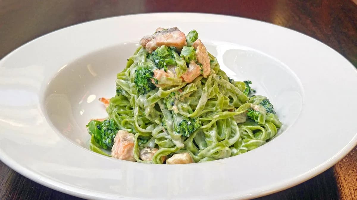Taglierini Verdi con Broccoli e Salmone