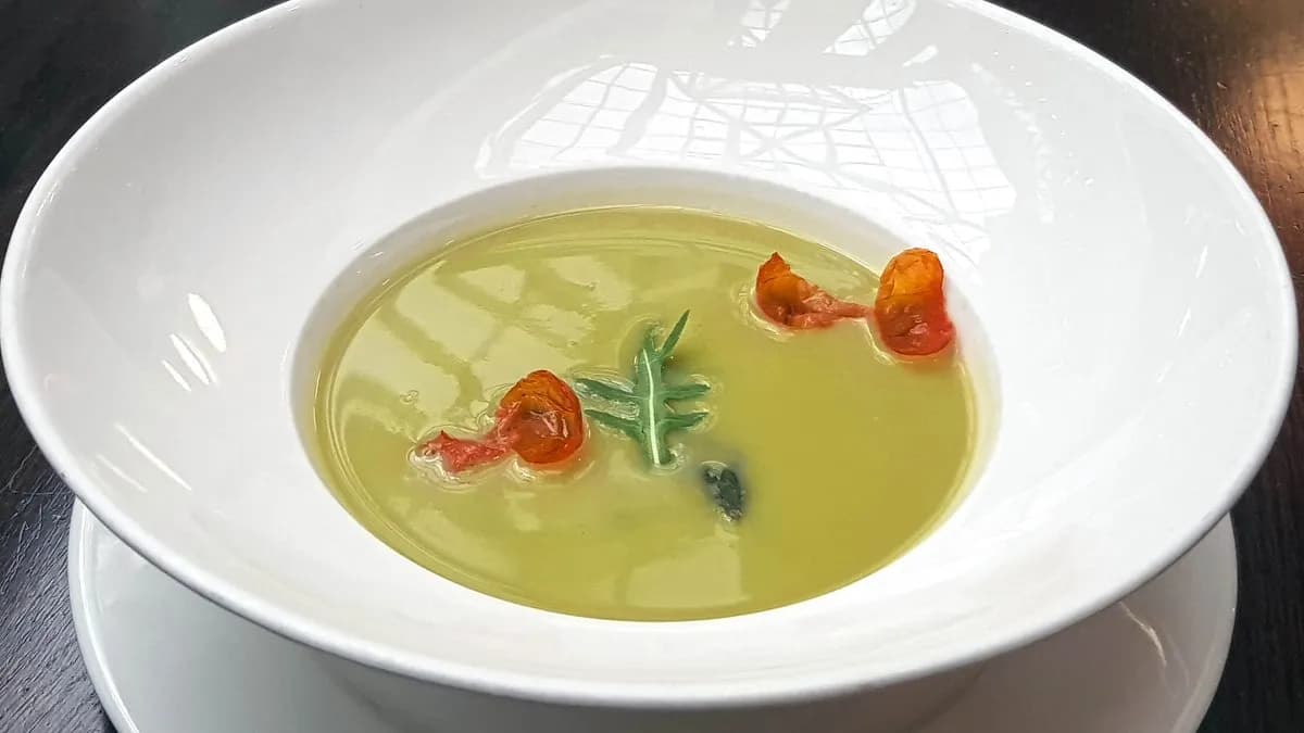 Crema di Asparagi con crostino al Pecorino