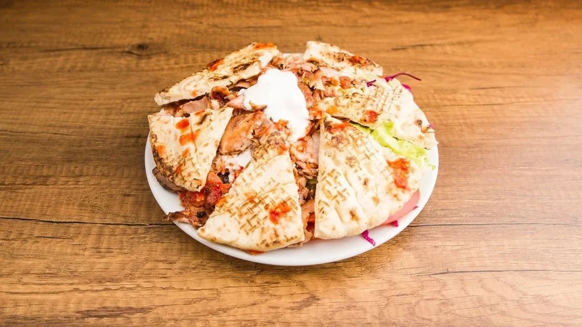 Nagy gyros tál választható körettel és feltétekkel