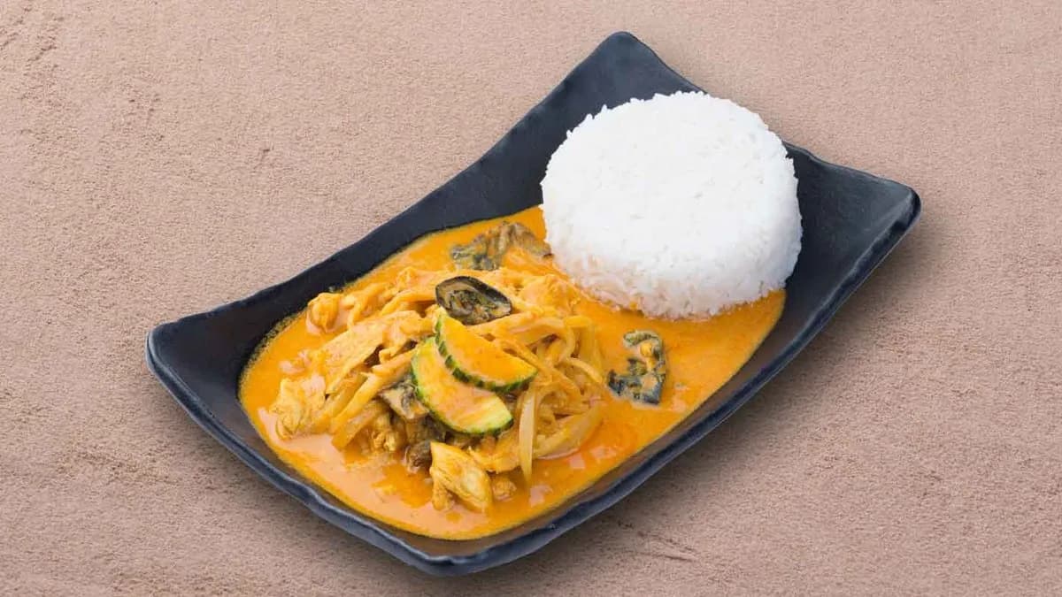 Pad Pet Kaang Luang Kai 🌶️