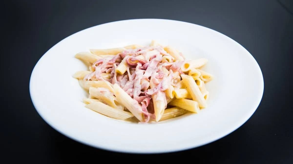 Penne Panna e Prosciutto