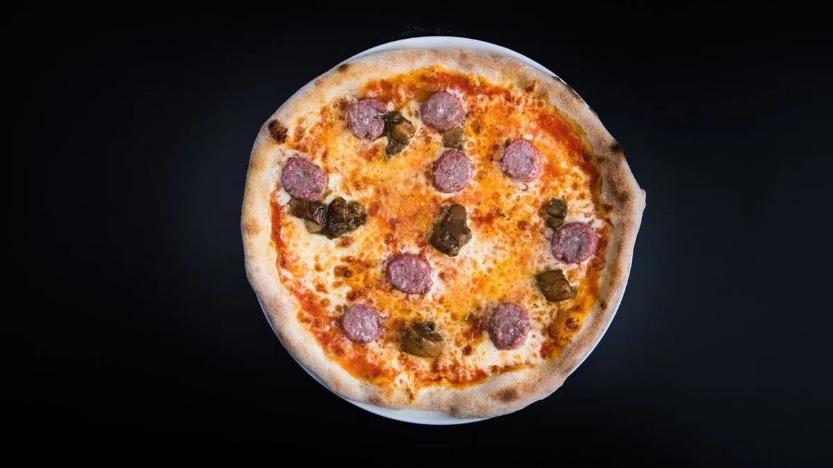 Pizza Porcini e Salsiccia
