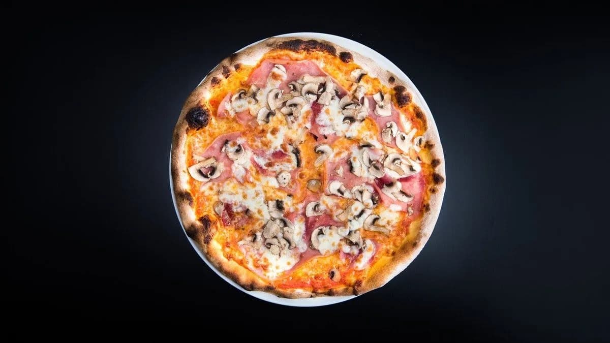 Pizza Prosciutto e funghi