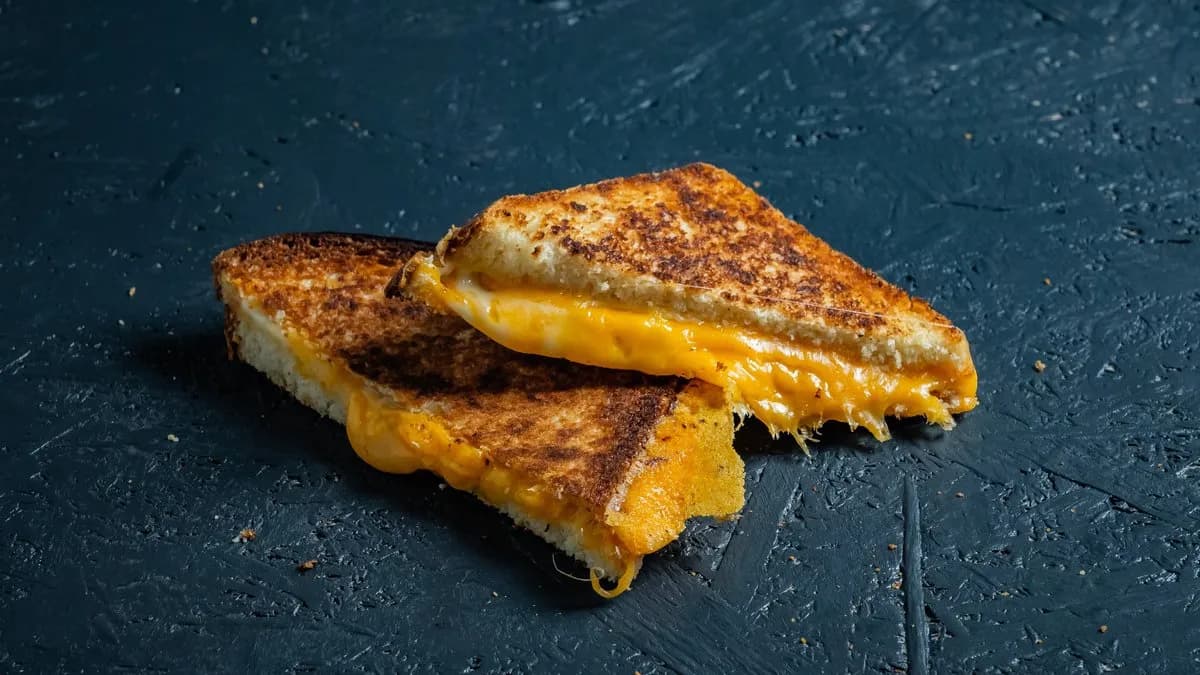 GRILLED CHEESE SANDWICH
