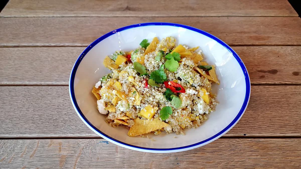 JAMIE QUINOA SALÁTÁJA