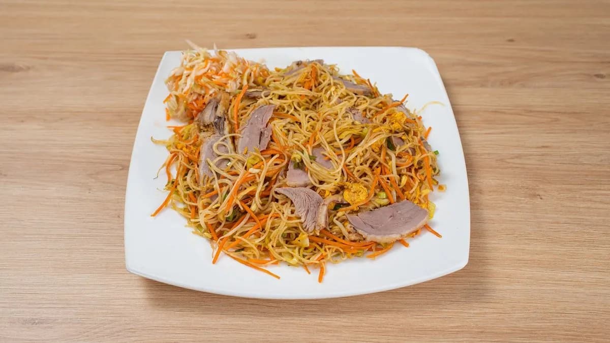 Pirított Bun tészta kacsával