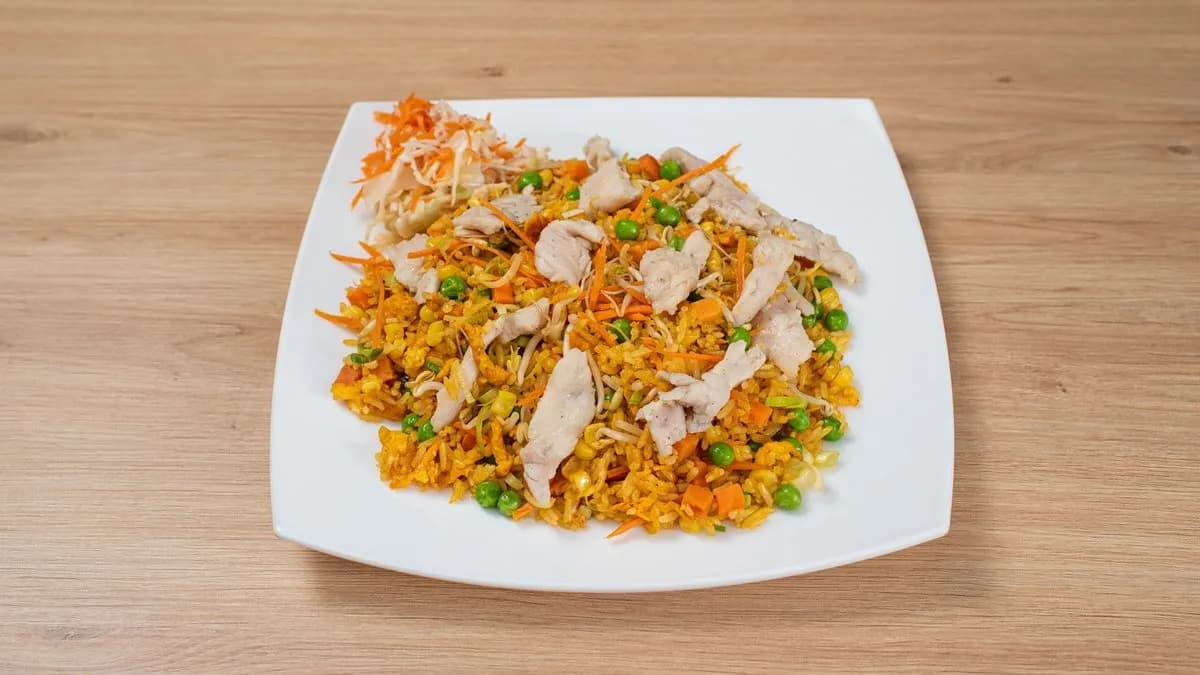 Pirított rizs csirkével
