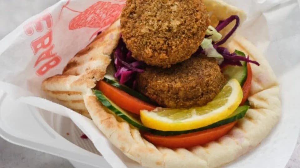 Falafel pitában