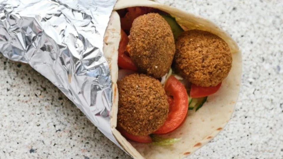 Falafel tortillában