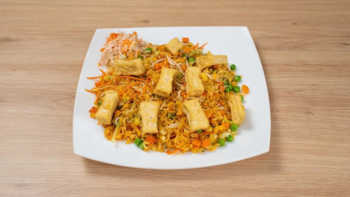 Pirított rizs tofuval