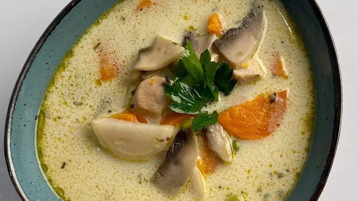 Tárkonyos csirkeraguleves