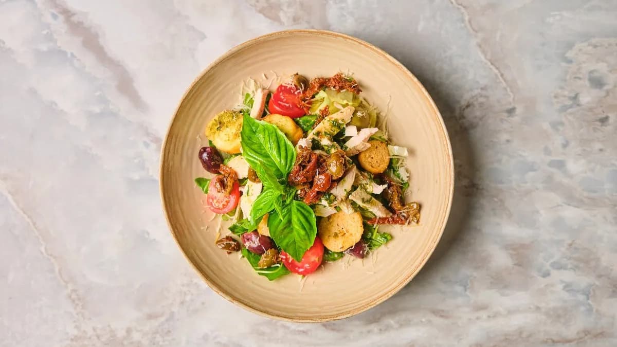 Aszalt paradicsomos csirkesaláta