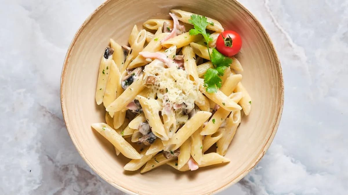 Tejszínes gombás sonkás penne