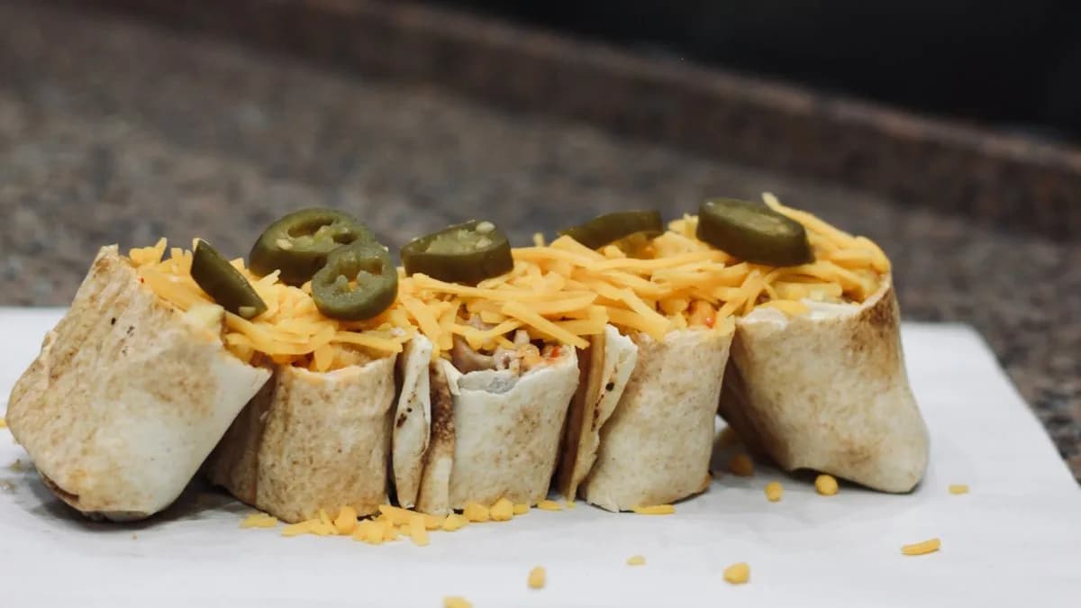 Shawarma syran menü cheddar sajttal és jalapenoval