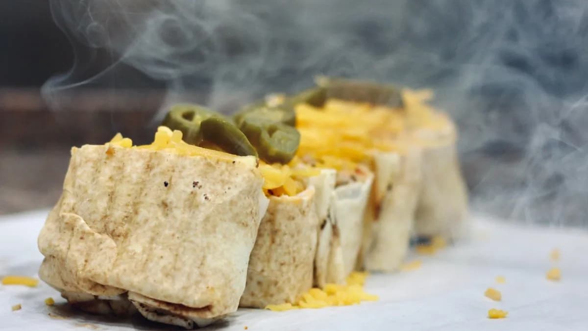 Csirke shawarma szendvics cheddar sajttal és jalapenoval