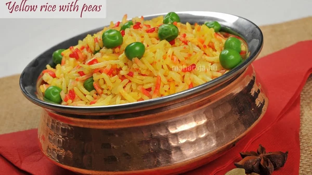 Yellow rice with peas