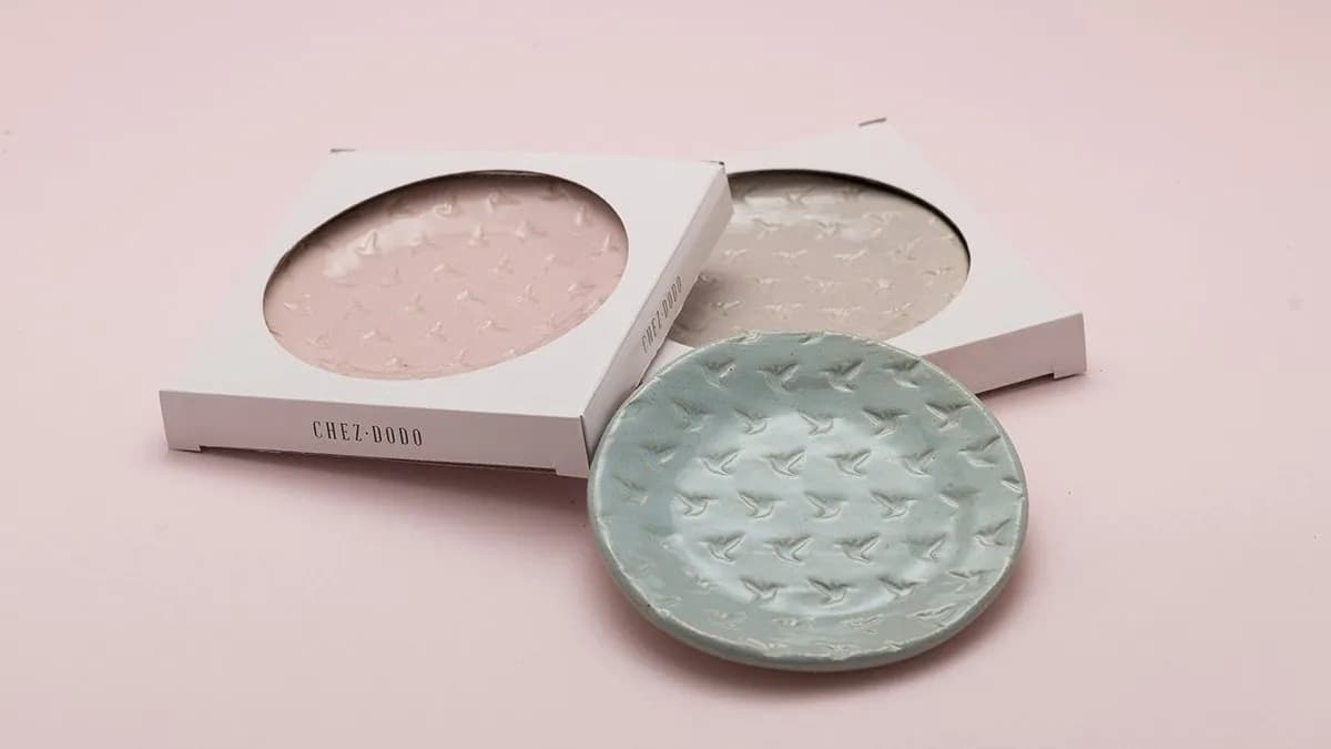 Chez Dodo kolibrimintás kerámia tányérka (közepes)