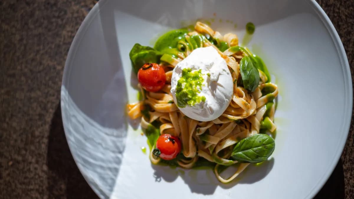 Vajas, paradicsom pesztós tagliatelle