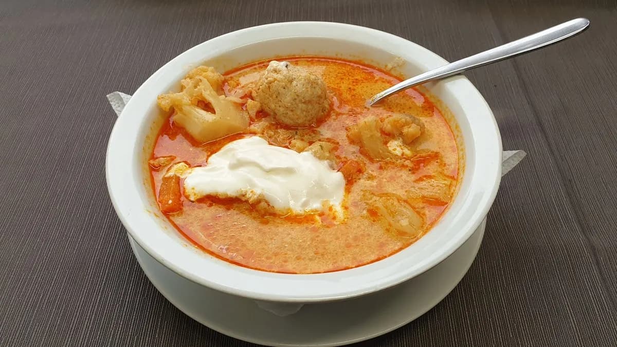 Karfiolleves leveshússal